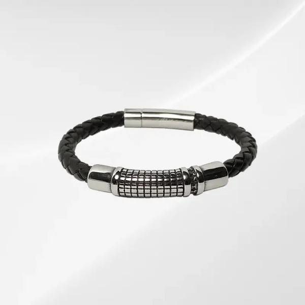 Pulsera en piel en acero o plata con broche ajedrezado, referencia 3819. Diseño exclusivo de Arte y Raza